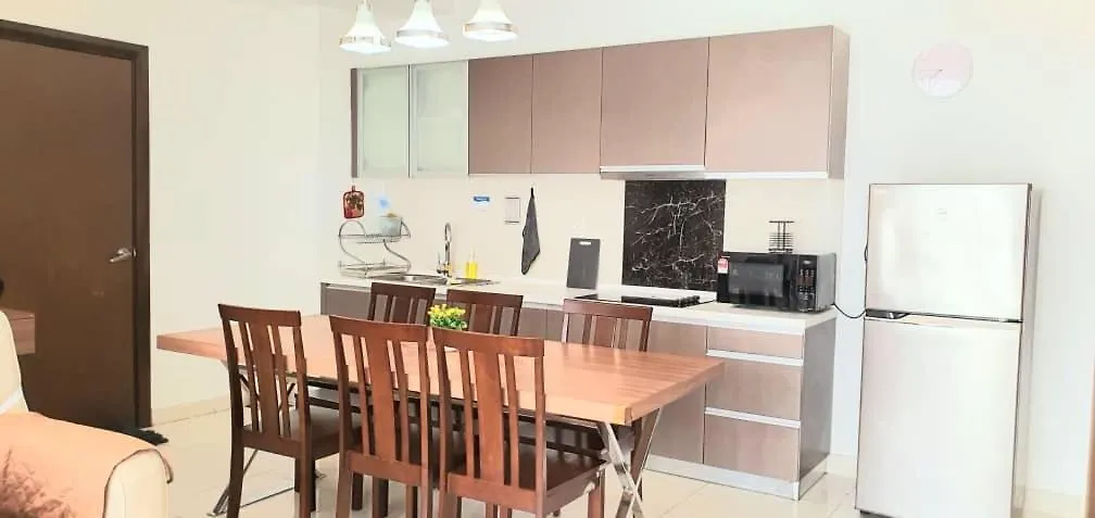 Regalia Suites With Infinity Pool Kl By Cozy Homes Kuala Lumpur Apartman